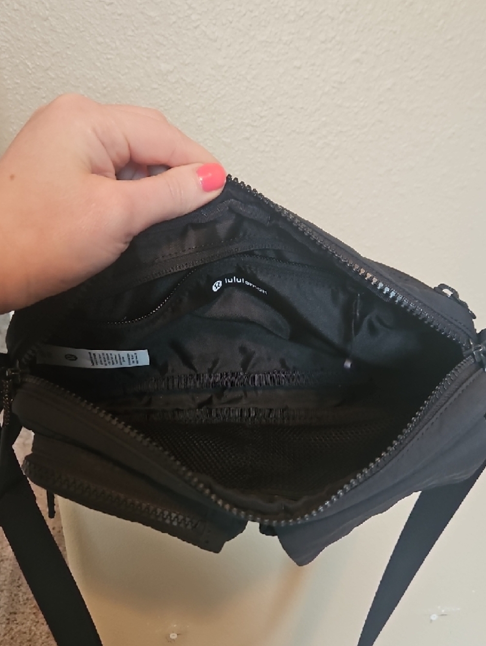 Lululemon Black Compact Messenger Bag with Front Pockets - Picture 7 of 9